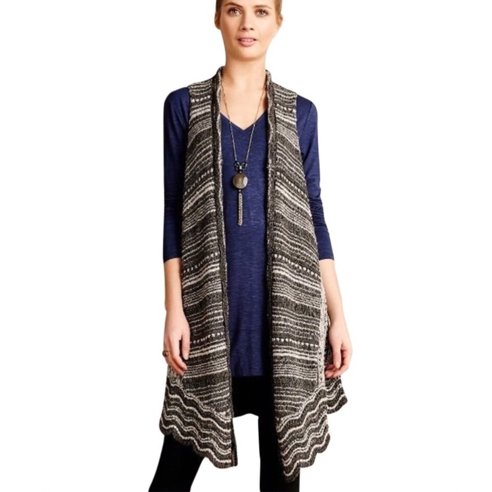 ✨ Anthropologie moth strata knit vest ✨